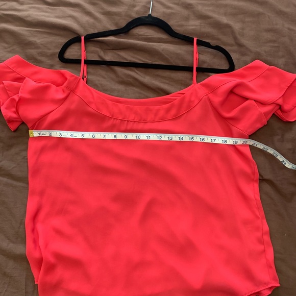 Hot pink cold shoulder top - Picture 4 of 7